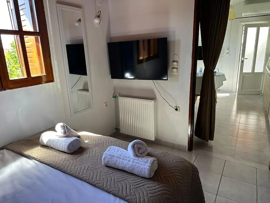 Filoxenia Apartment Kokkini Hani Greece